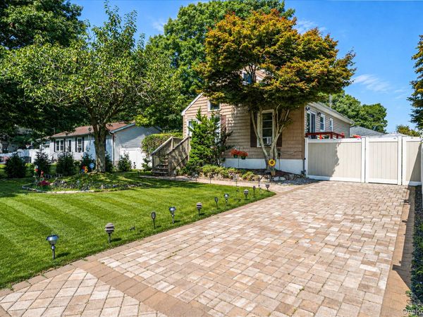 7 Wellwood Drive , Shirley, NY 11967