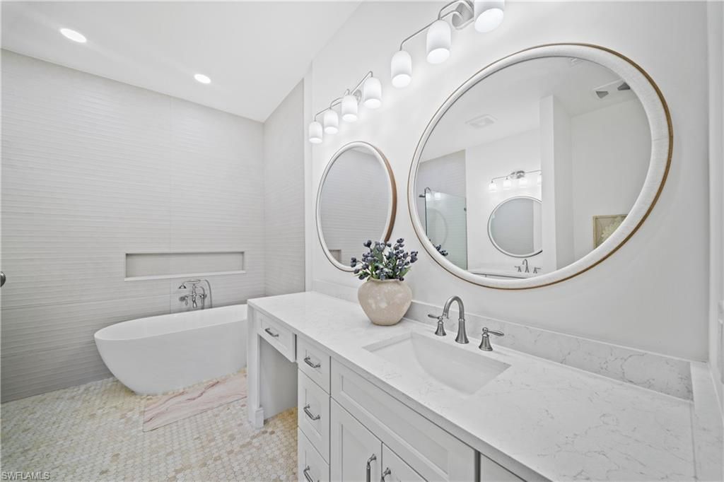 878 Vistana Cir, Naples, FL 34119 Photo