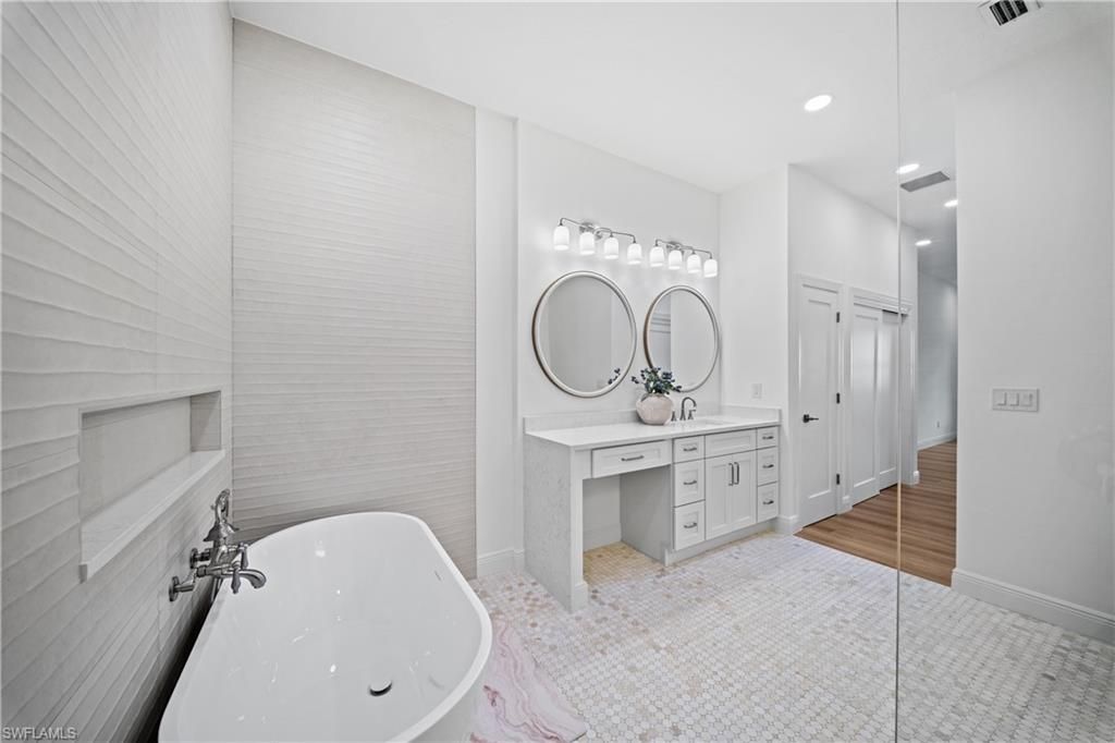 878 Vistana Cir, Naples, FL 34119 Photo