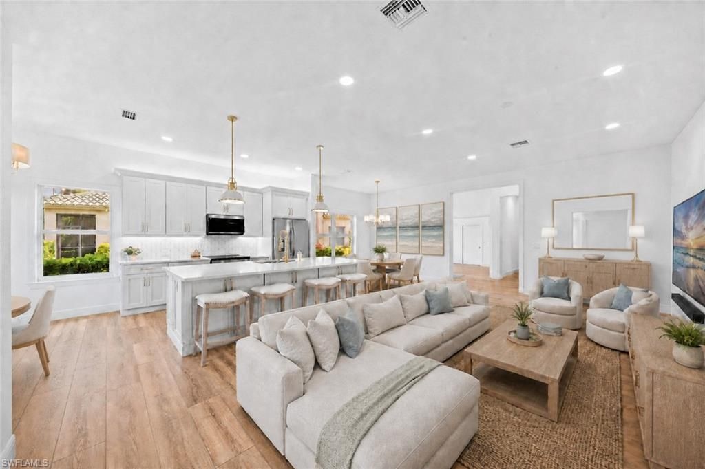 878 Vistana Cir, Naples, FL 34119 Photo