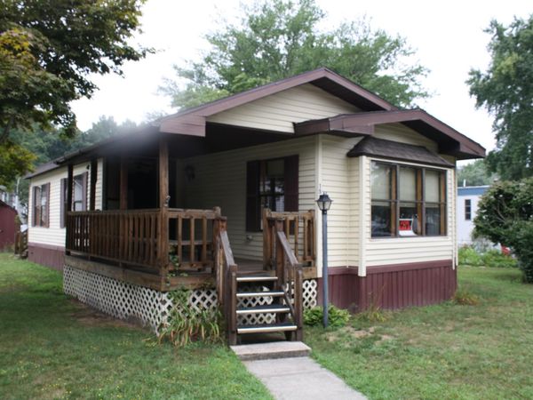 1580 Larry Drive, Unit 44, Allegan, MI 49010