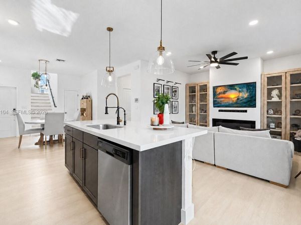 1768 SE 8th Ter, Homestead, FL 33034