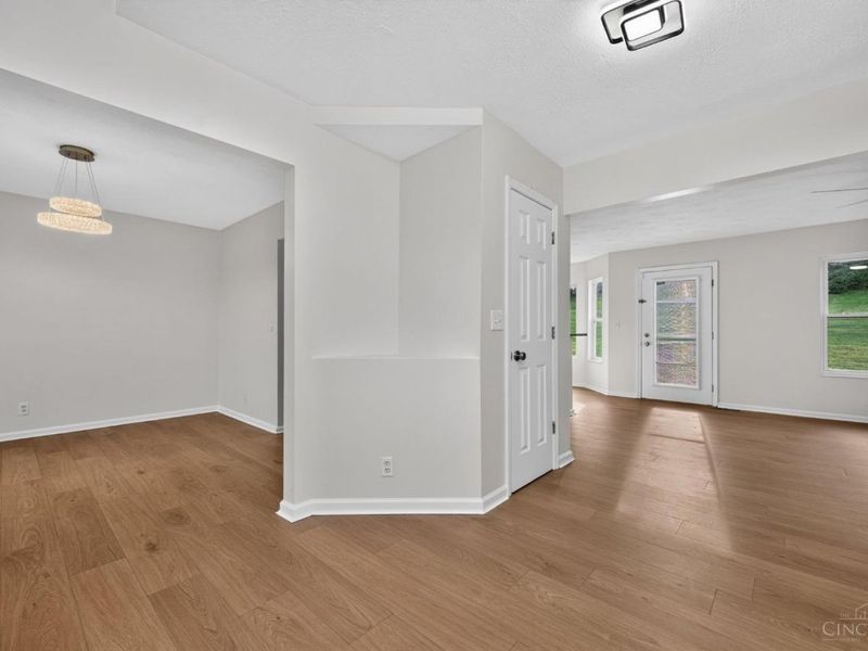 11909 Winston Circle, Forest Park, OH 45240 Photo 9