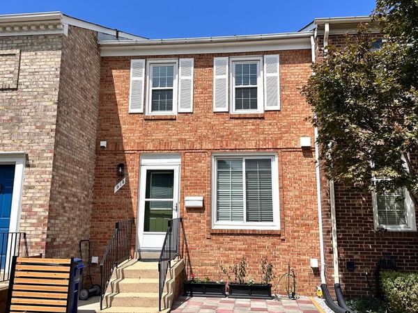 915 PORTNER PLACE, ALEXANDRIA, VA 22314