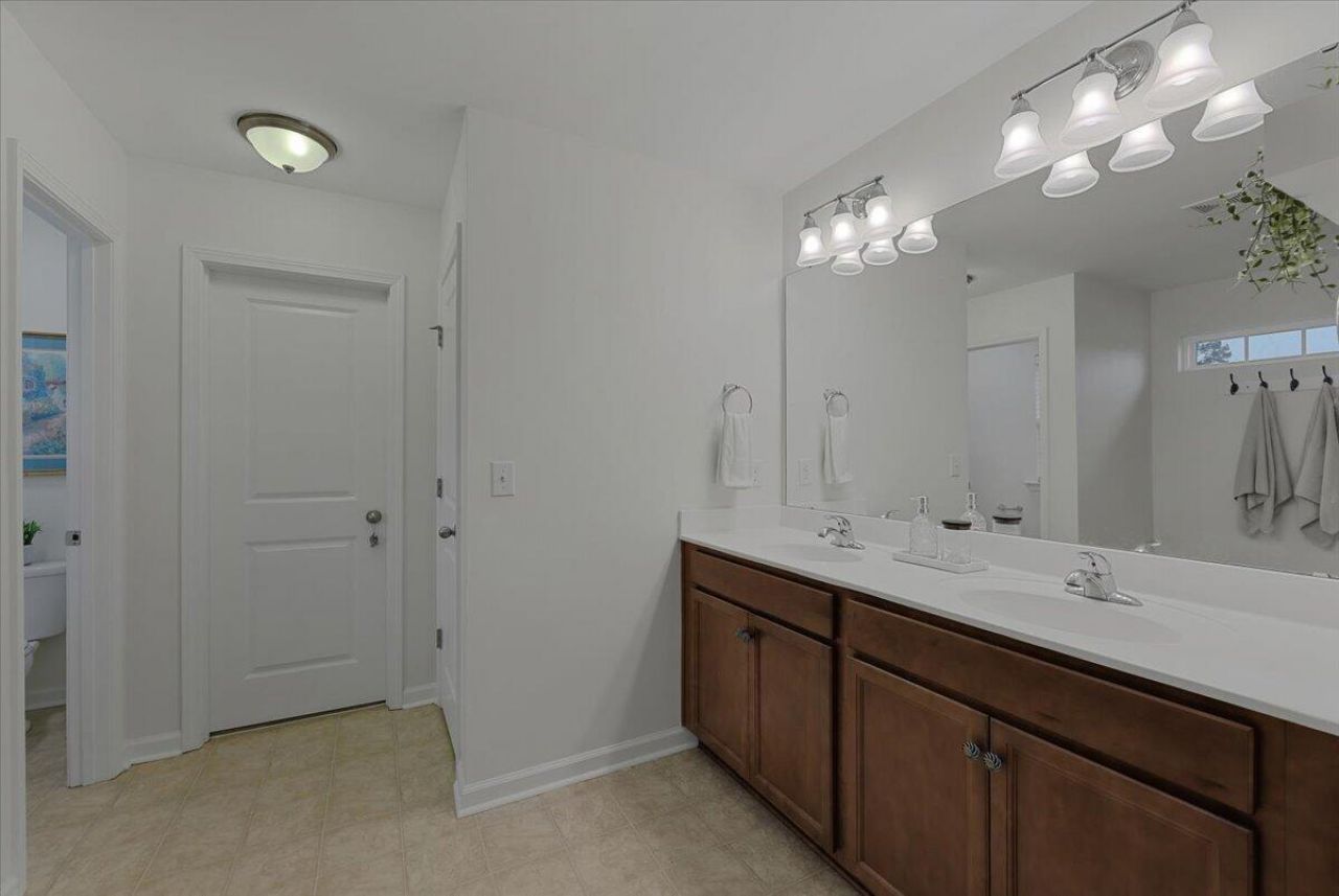 518 Adalina Drive Photo 17