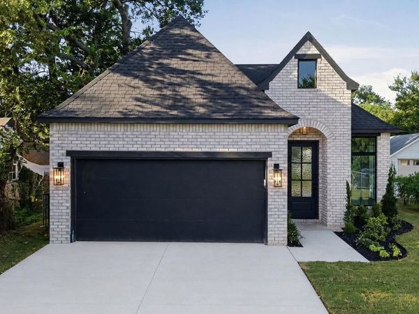 346 E Zion Place , Tulsa, OK 74106