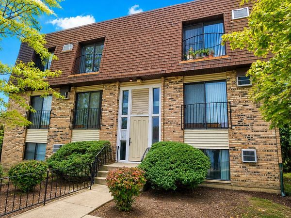 181 N Waters Edge Drive , Unit 202, Glendale Heights, IL 60139