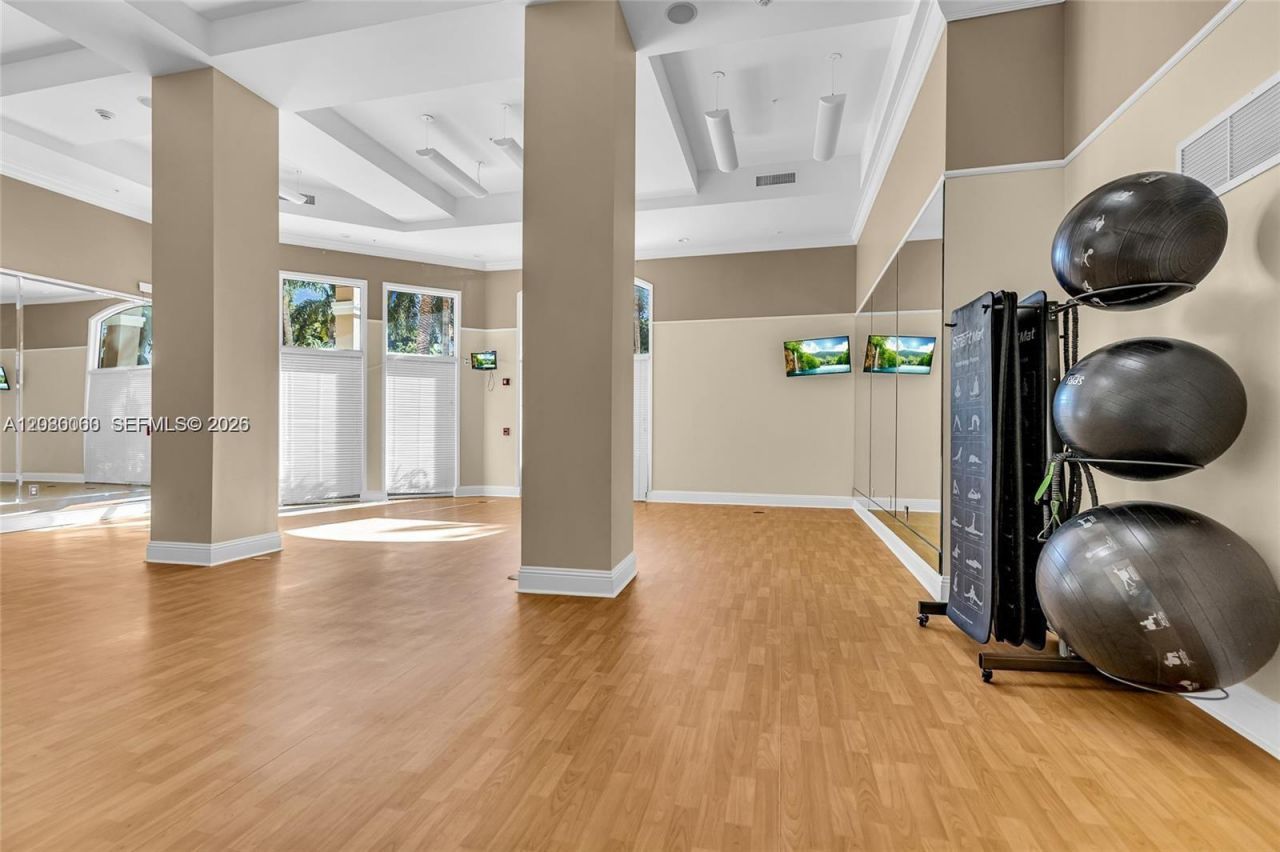 17150 N Bay Rd, Unit 2201, Sunny Isles Beach, FL 33160 Photo