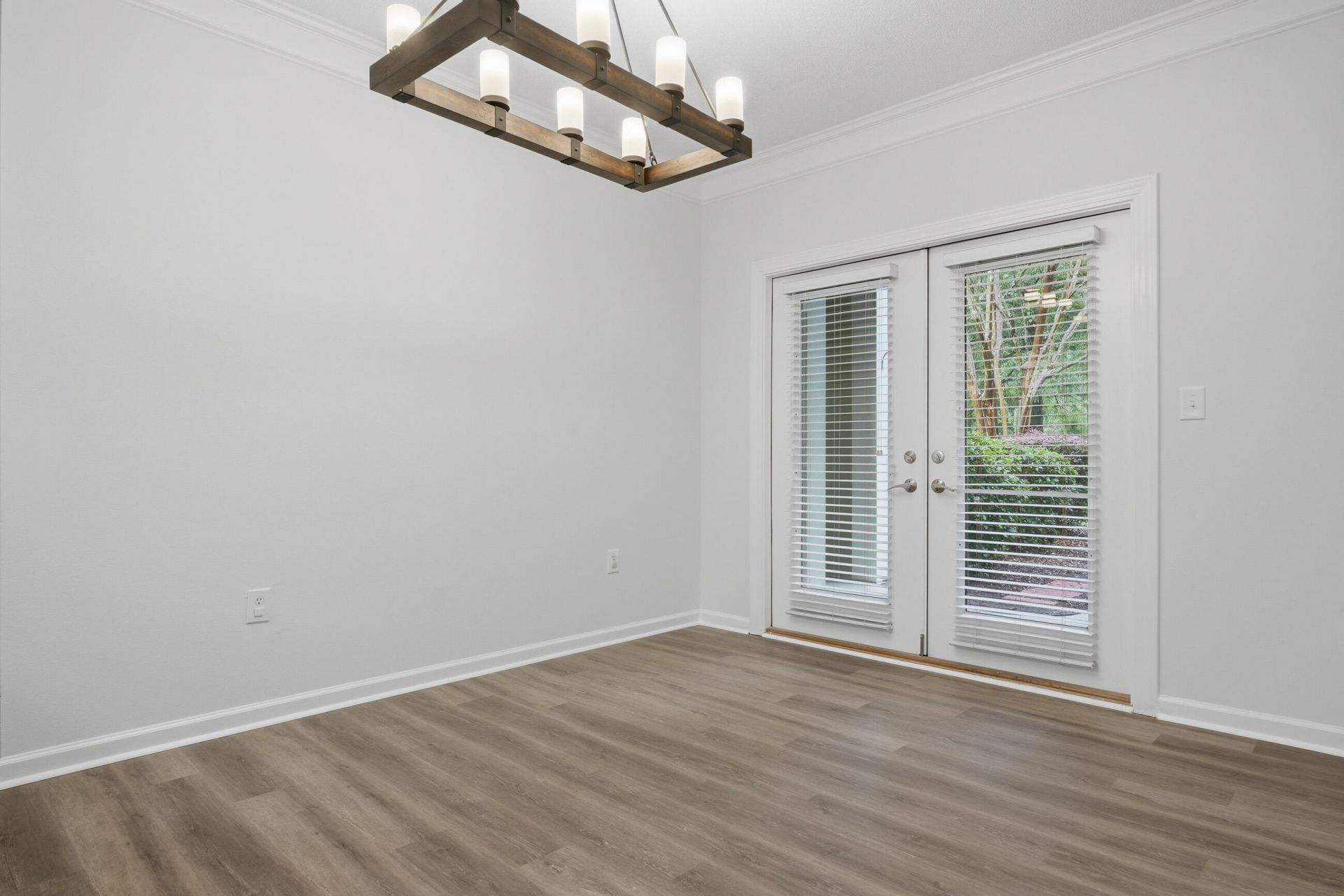 1213 Rosewood Lane Photo 12