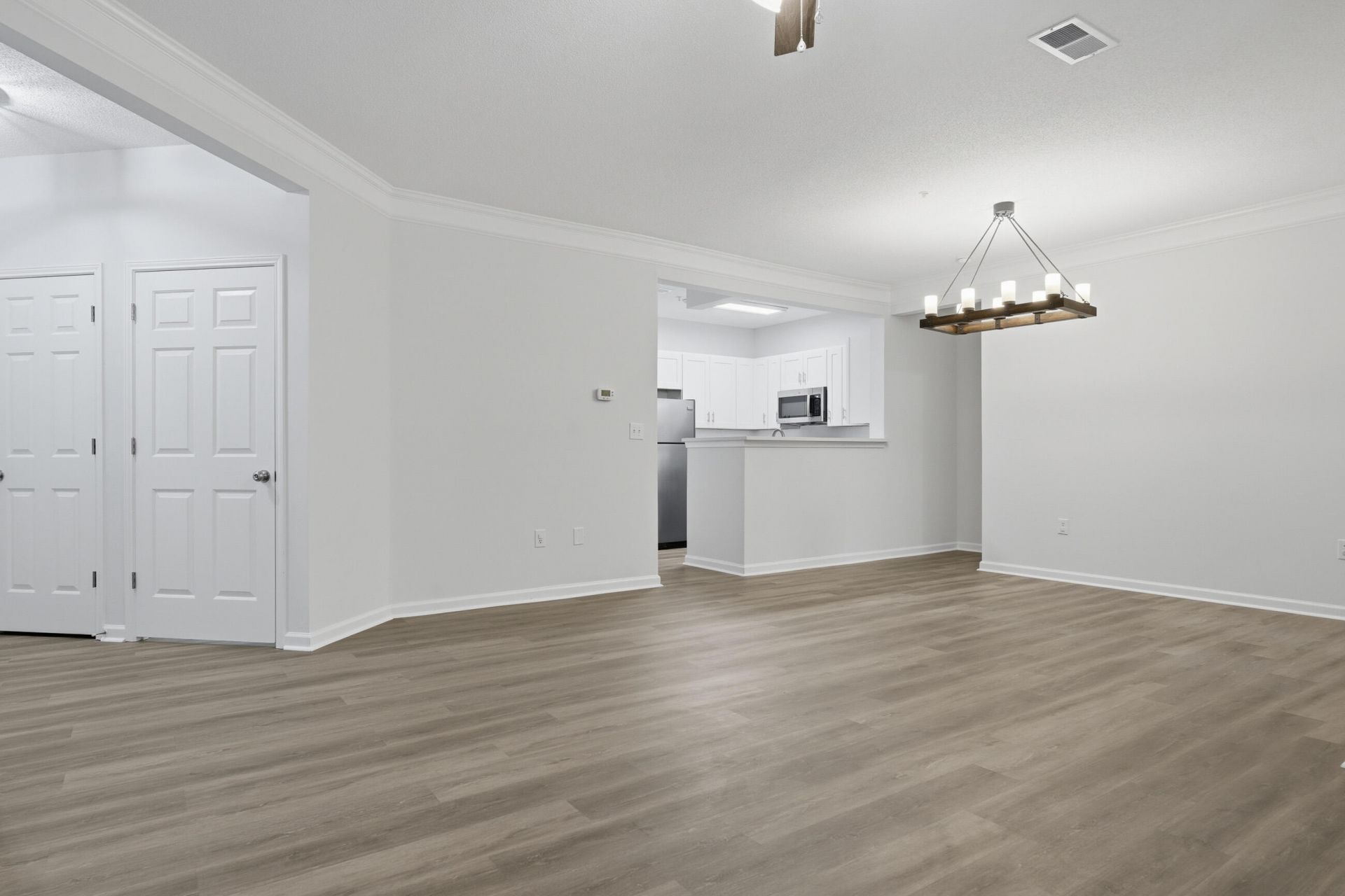 1213 Rosewood Lane Photo 6