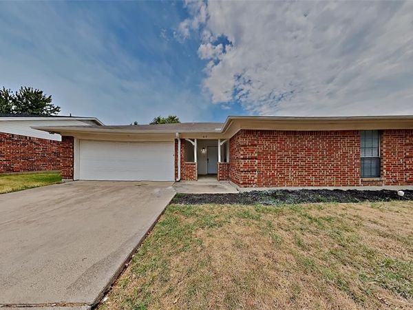 819 Trevor Way, Arlington, TX 76001