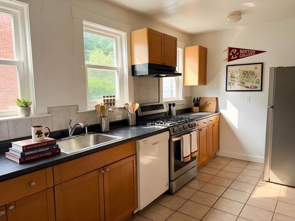 8 Hammondswood Road, Unit 8, Newton, MA 02467