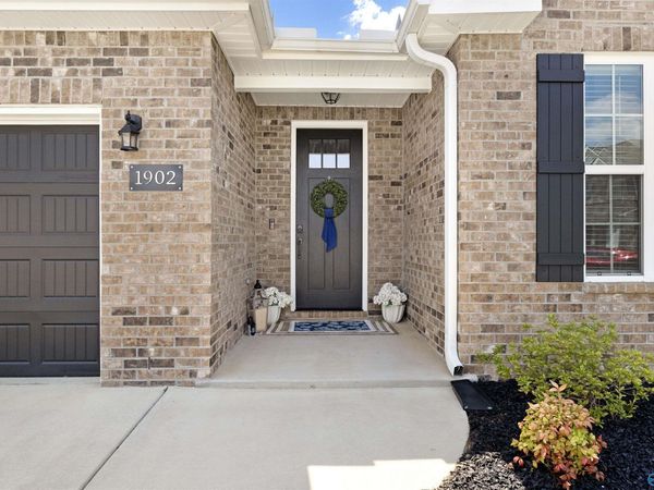 1902 Dawn Court SE, Hartselle, AL 35640