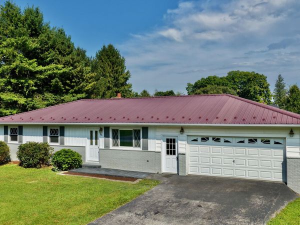 144 Twin Maple Ln, Lewisburg, WV 24901