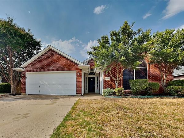 9053 San Joaquin Trail, Fort Worth, TX 76118