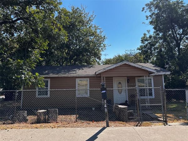 1400 E Cantey , Fort Worth, TX 76104