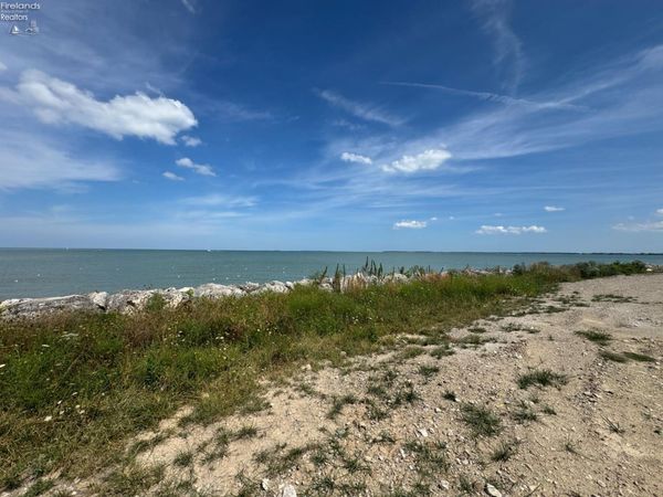1115 Lakeshore, Port Clinton, OH 43452