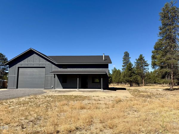 9004 Split Rail Road, La Pine, OR 97739