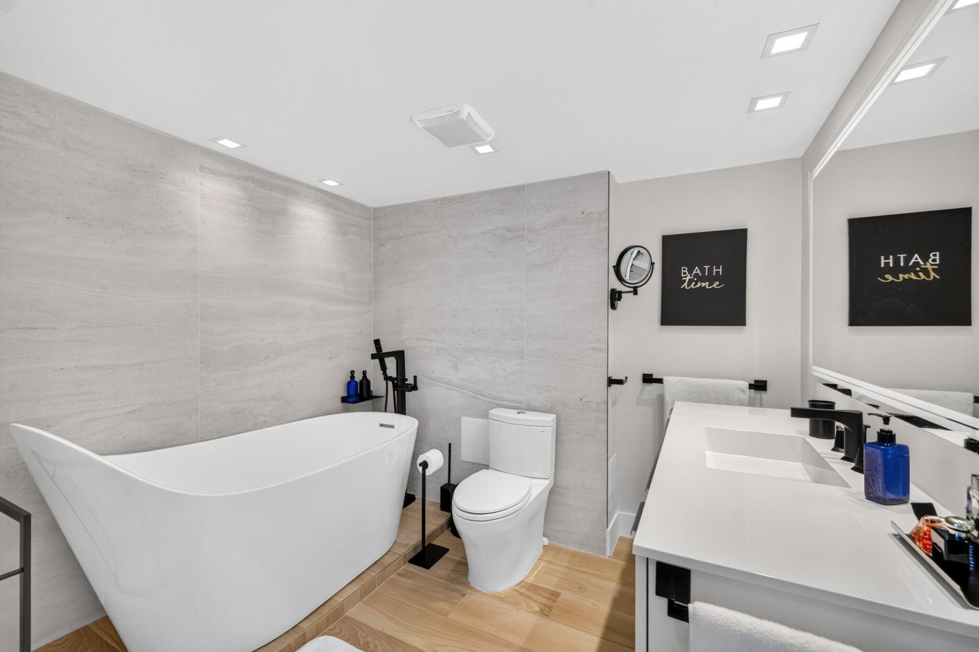 3675 N Country Club Drive, Unit 1909, Aventura, FL 33180 Photo