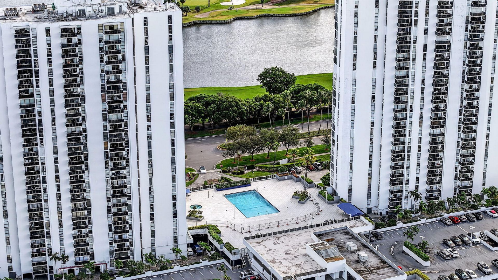 3675 N Country Club Drive, Unit 1909, Aventura, FL 33180 Photo