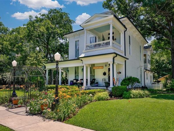 319 S Denton Street, Gainesville, TX 76240