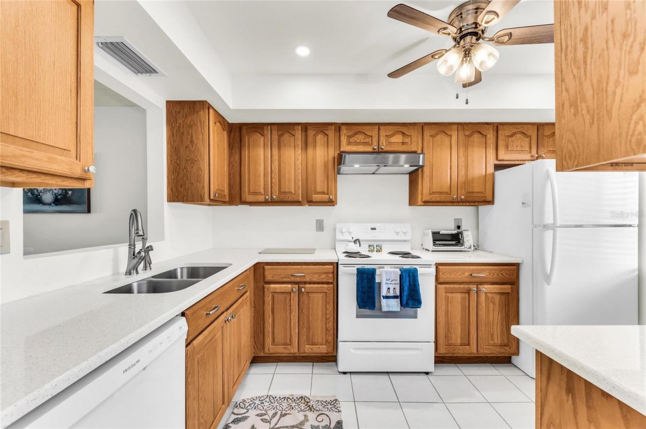 8977 Midnight Pass Road, Unit 219, Sarasota, FL 34242 Photo