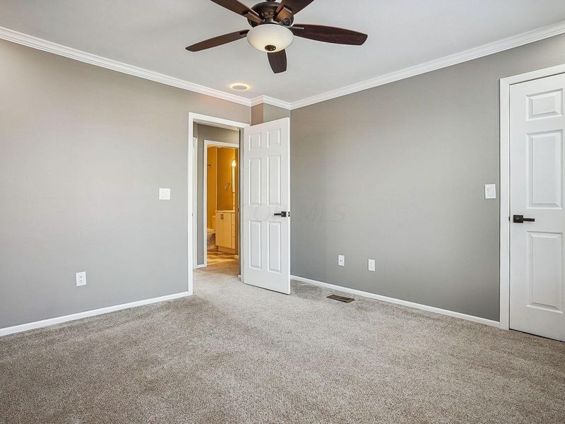 4841 Stoneybrook Boulevard, Unit 30D, Hilliard, OH 43026 Photo 12