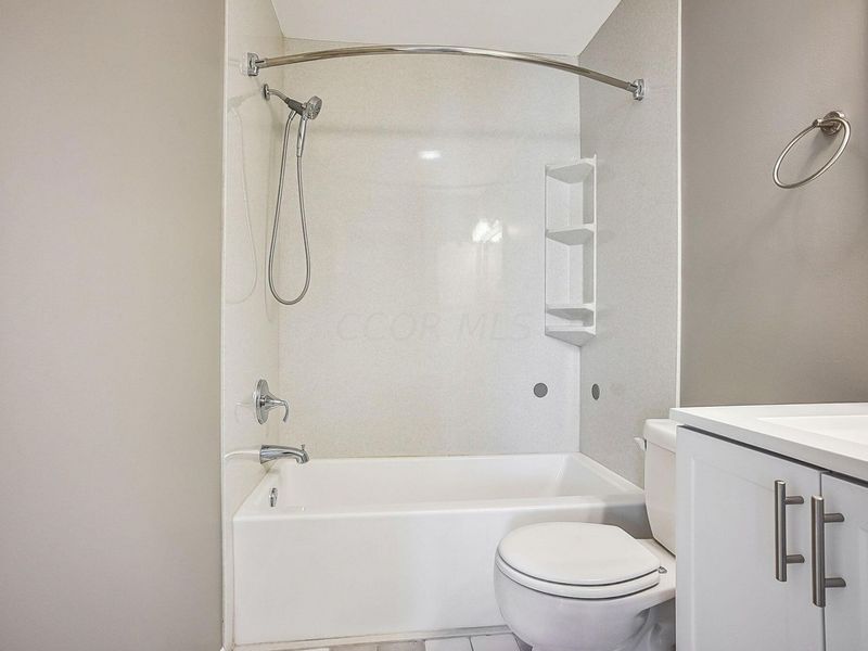 4841 Stoneybrook Boulevard, Unit 30D, Hilliard, OH 43026 Photo 15