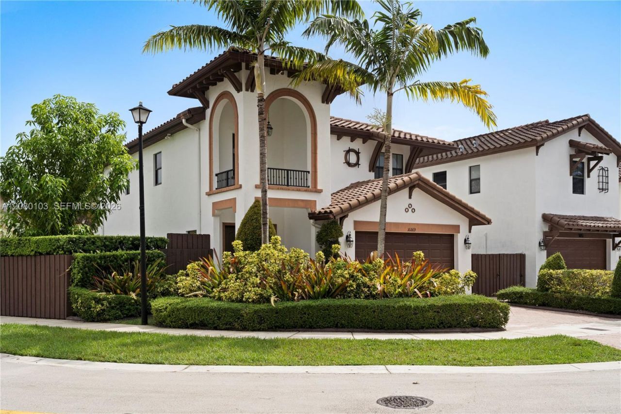 10269 NW 86th St, Doral, FL 33178 Main Photo