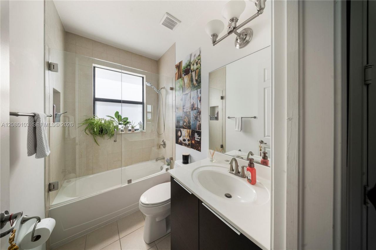 10269 NW 86th St, Doral, FL 33178 Photo