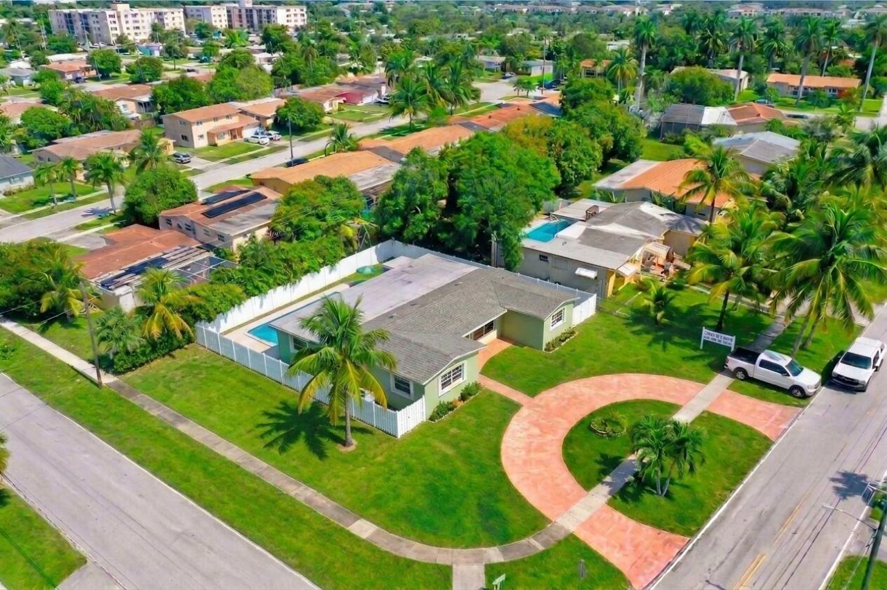 3925 NW 35th Avenue, Lauderdale Lakes, FL 33309 Photo