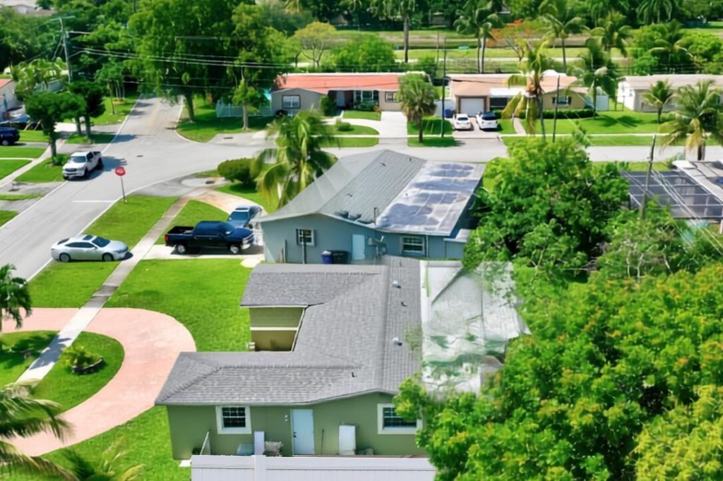 3925 NW 35th Avenue, Lauderdale Lakes, FL 33309 Photo