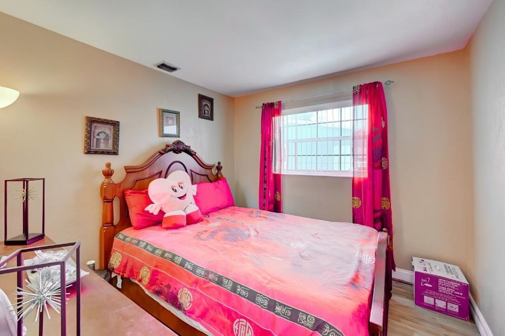 3925 NW 35th Avenue, Lauderdale Lakes, FL 33309 Photo