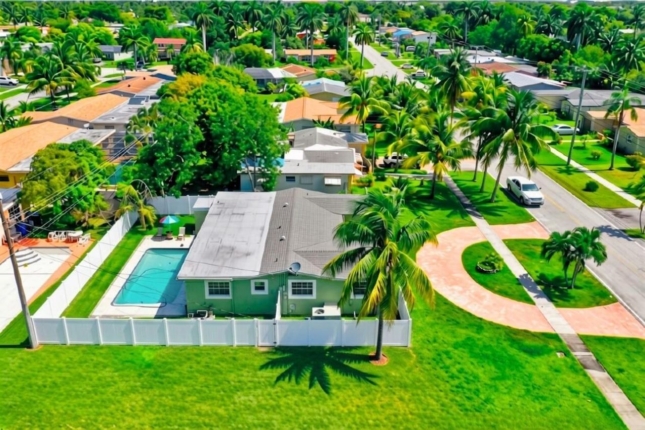 3925 NW 35th Avenue, Lauderdale Lakes, FL 33309 Photo