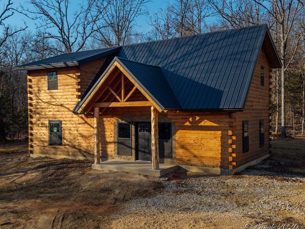 8969 Private Road 8209 , West Plains, MO 65775