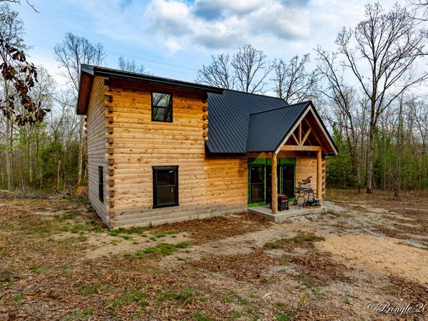 8934 Private Road 8209 , West Plains, MO 65775