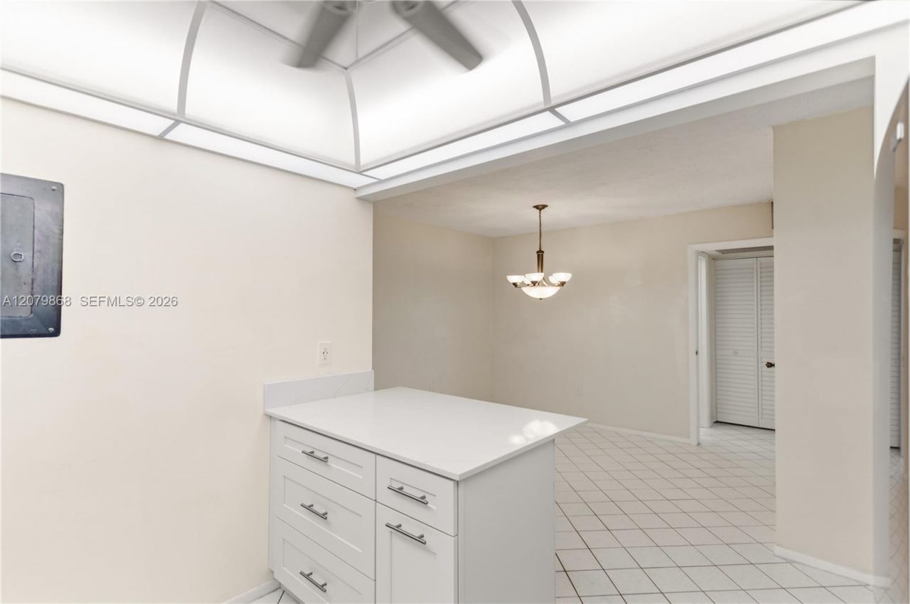 7300 NW 17th St, Unit 310, Plantation, FL 33313 Photo