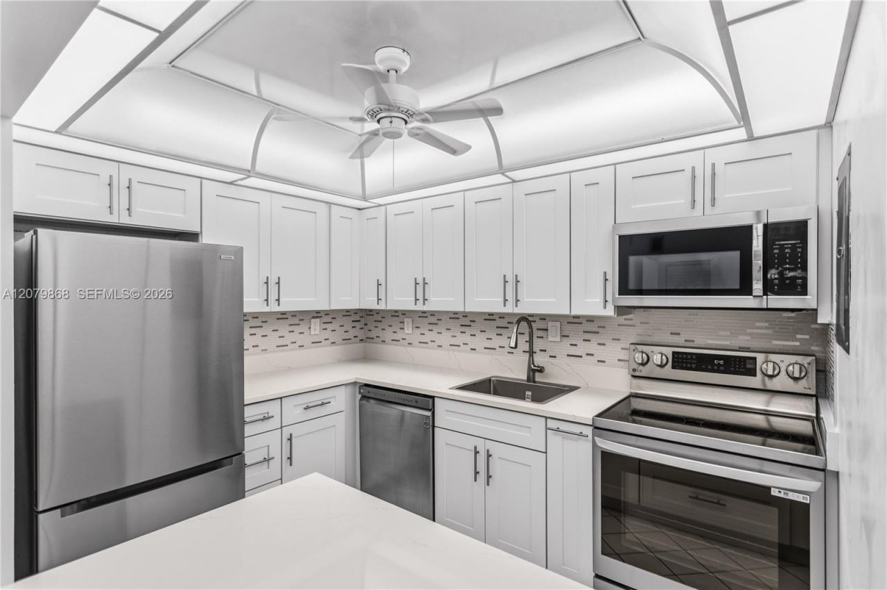 7300 NW 17th St, Unit 310, Plantation, FL 33313 Photo