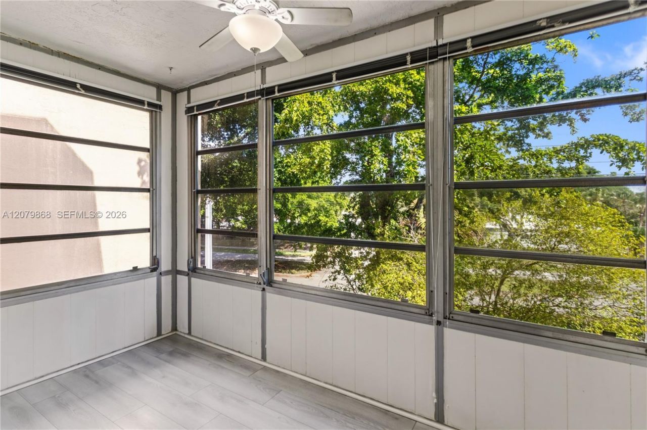 7300 NW 17th St, Unit 310, Plantation, FL 33313 Photo