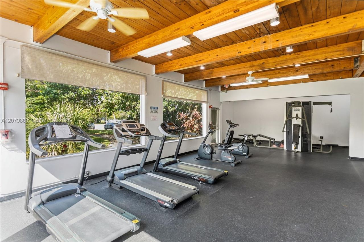 7300 NW 17th St, Unit 310, Plantation, FL 33313 Photo