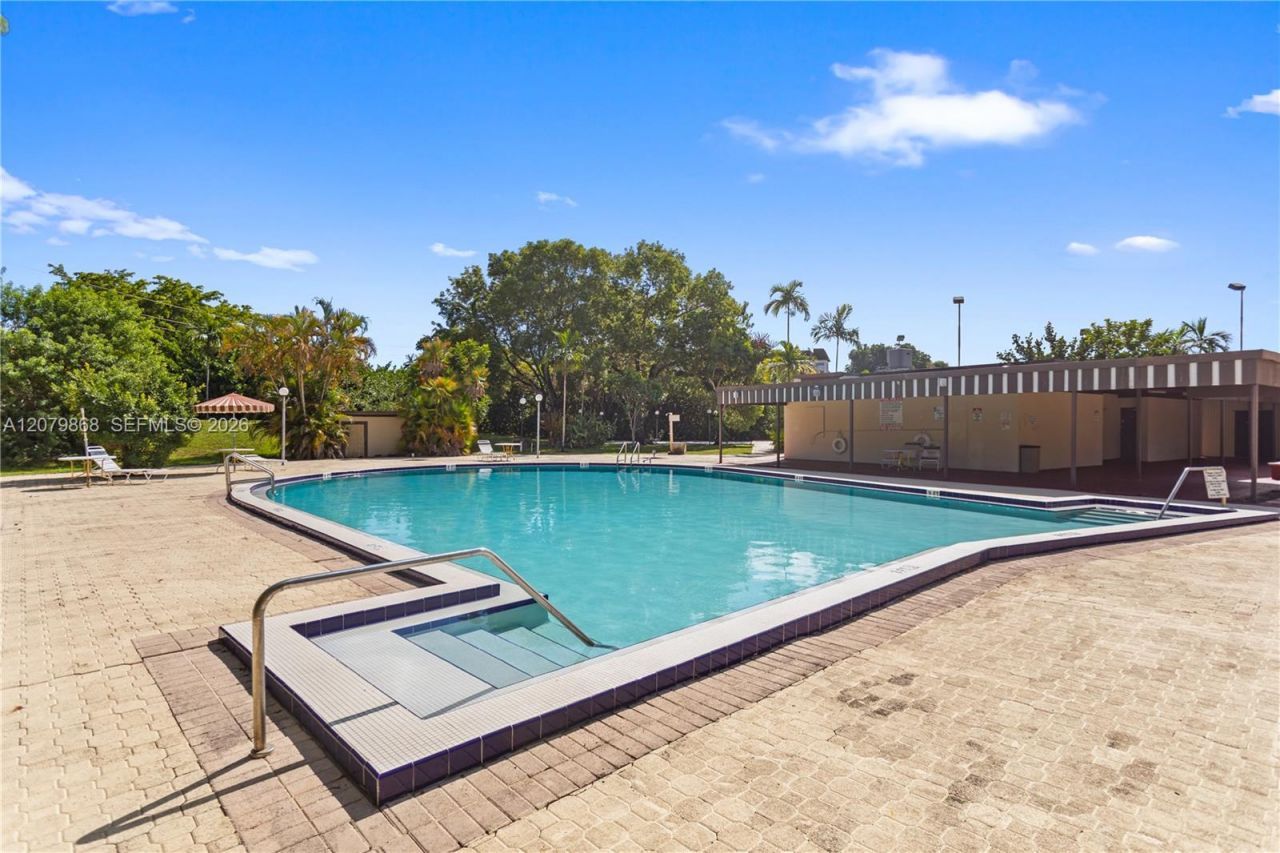 7300 NW 17th St, Unit 310, Plantation, FL 33313 Photo
