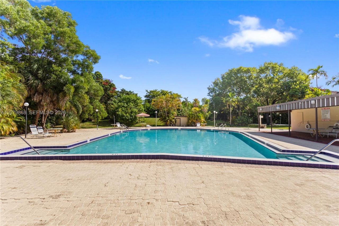 7300 NW 17th St, Unit 310, Plantation, FL 33313 Photo