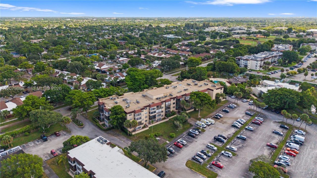 7300 NW 17th St, Unit 310, Plantation, FL 33313 Photo