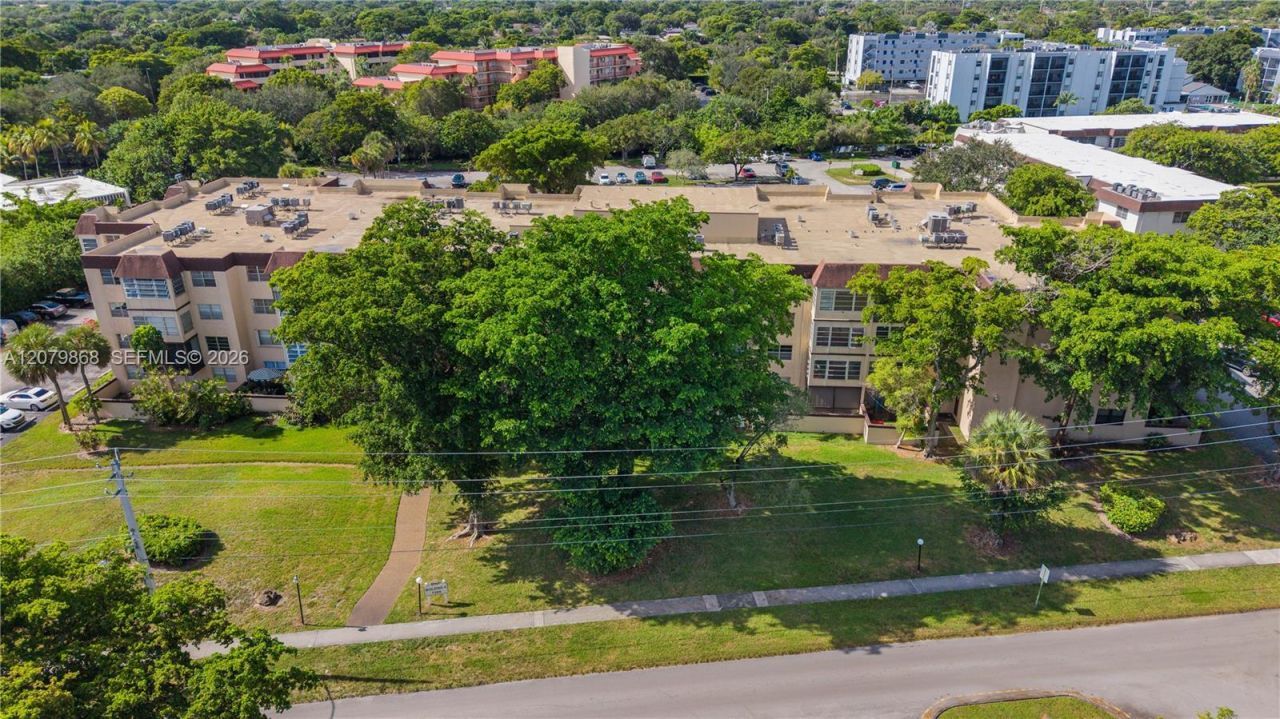 7300 NW 17th St, Unit 310, Plantation, FL 33313 Photo