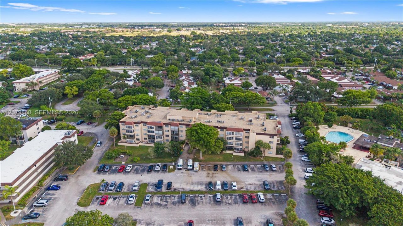 7300 NW 17th St, Unit 310, Plantation, FL 33313 Photo
