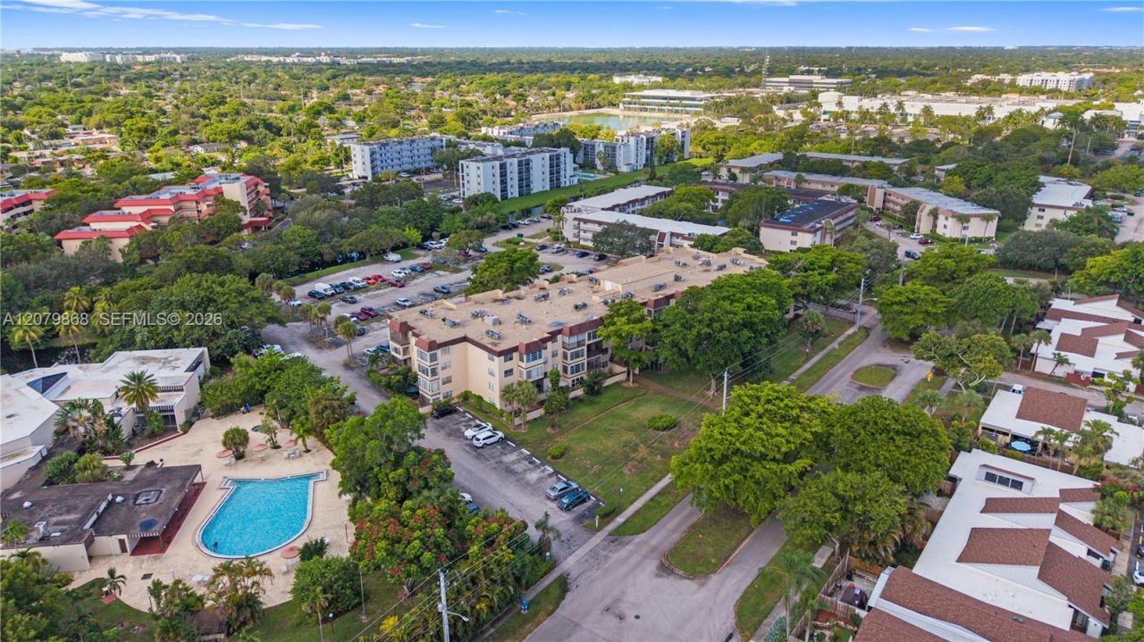 7300 NW 17th St, Unit 310, Plantation, FL 33313 Photo
