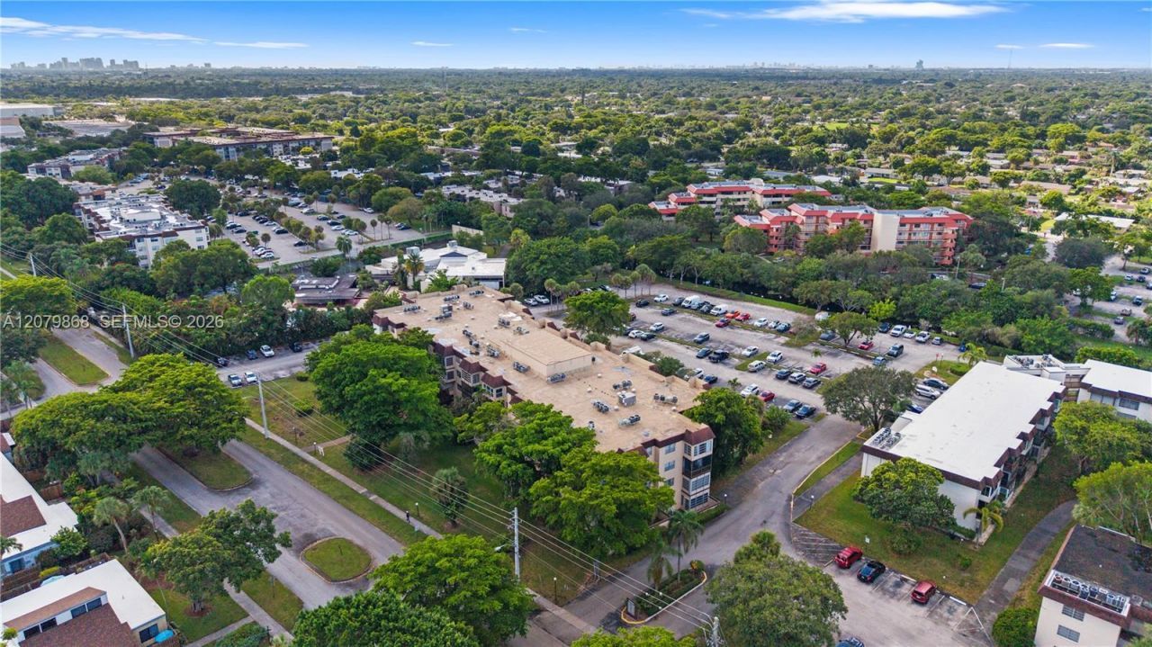 7300 NW 17th St, Unit 310, Plantation, FL 33313 Photo