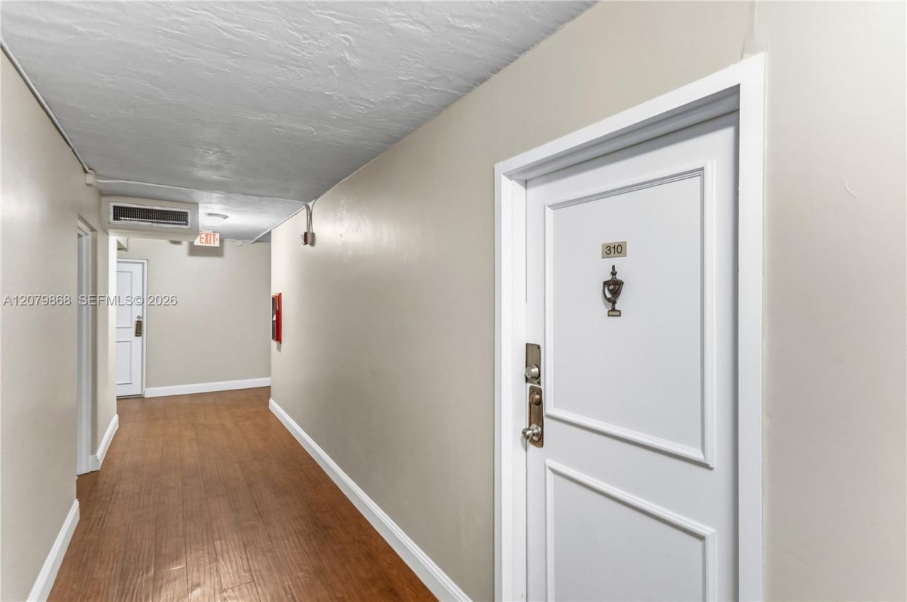 7300 NW 17th St, Unit 310, Plantation, FL 33313 Photo