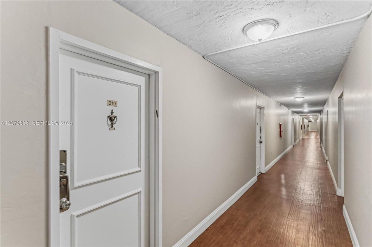 7300 NW 17th St, Unit 310, Plantation, FL 33313 Photo