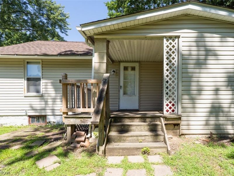 2157 18th Street SW, Akron, OH 44314 Photo 3